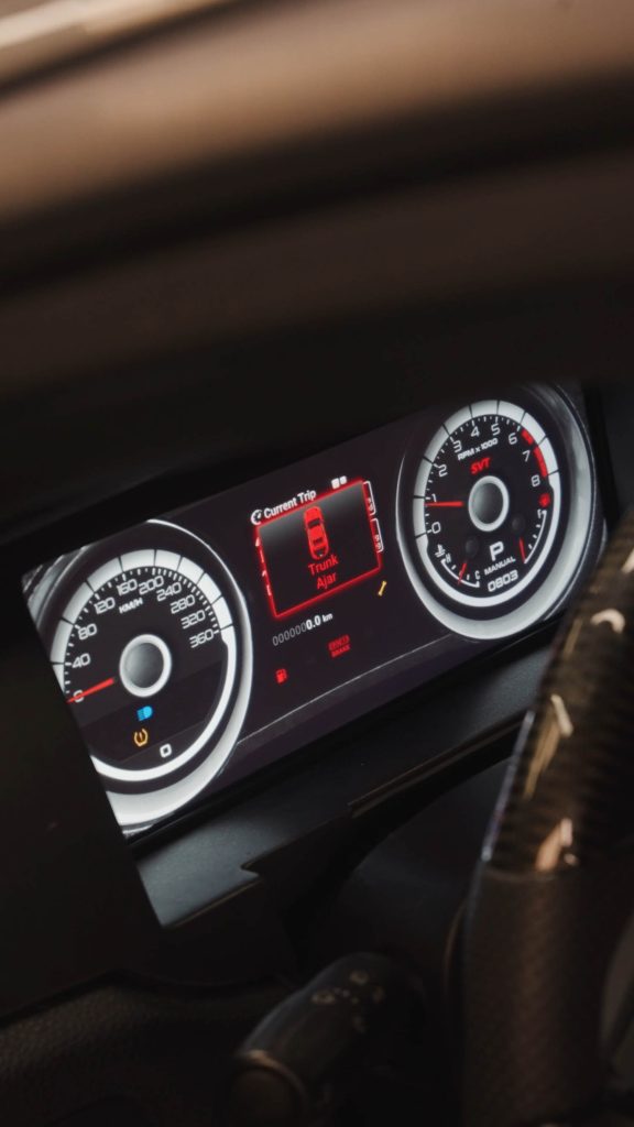 Elite Dash Mustang 8 1